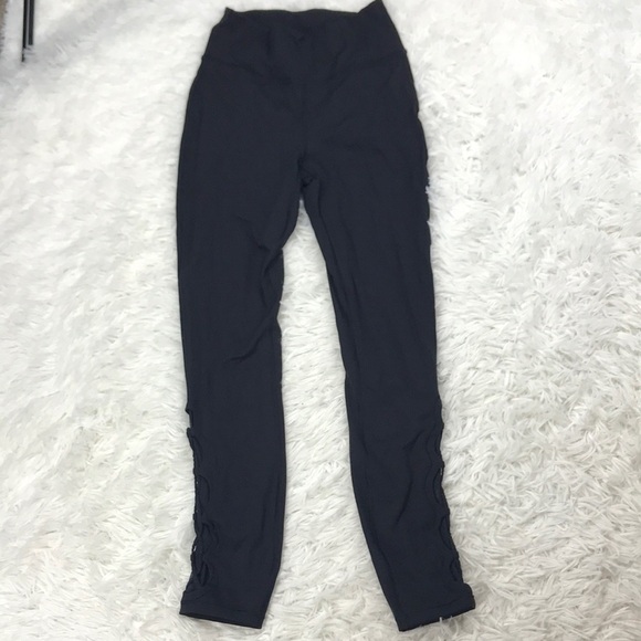 Lululemon Tied To It 7/8 Tight 25" Black - Picture 1 of 6